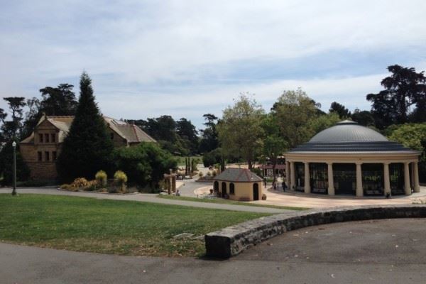 Robin Williams Meadow Park and buildings