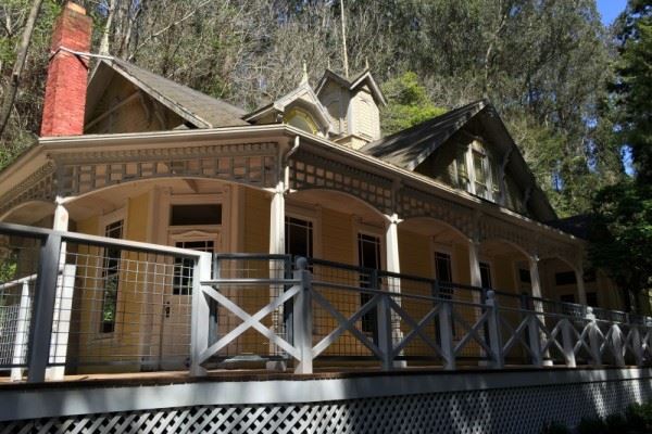 Stern Grove Clubhouse Porch Front