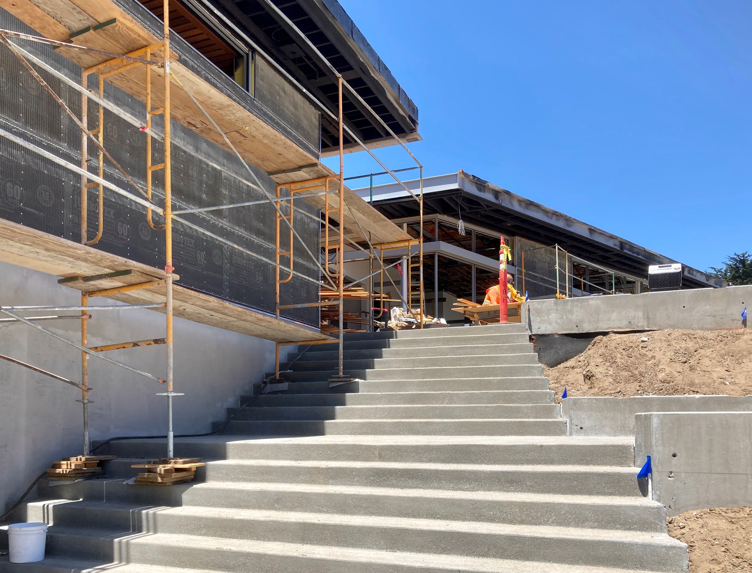 MHayward entrance stairs to plaza