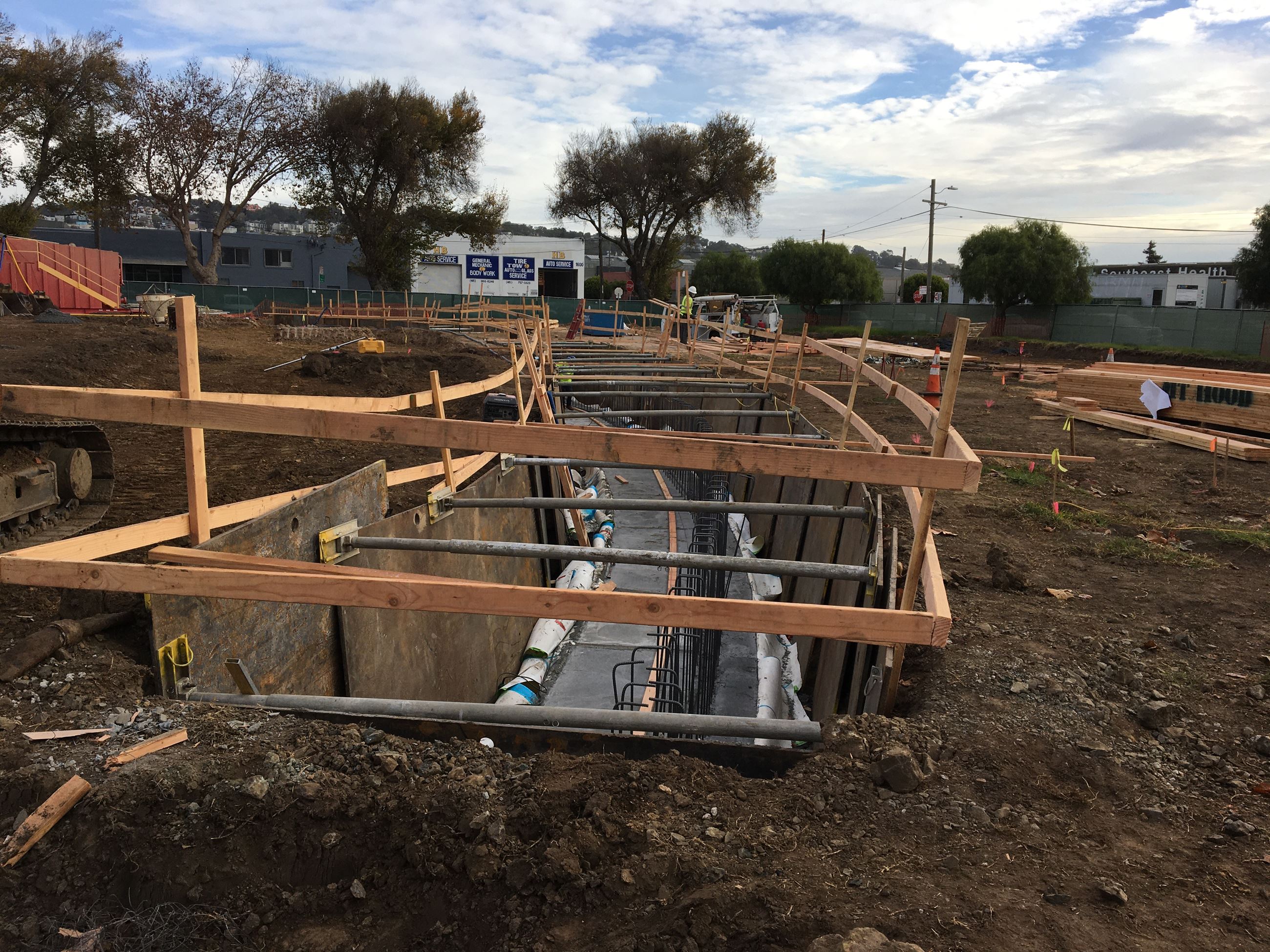 Bay View-home run fence (foundation)