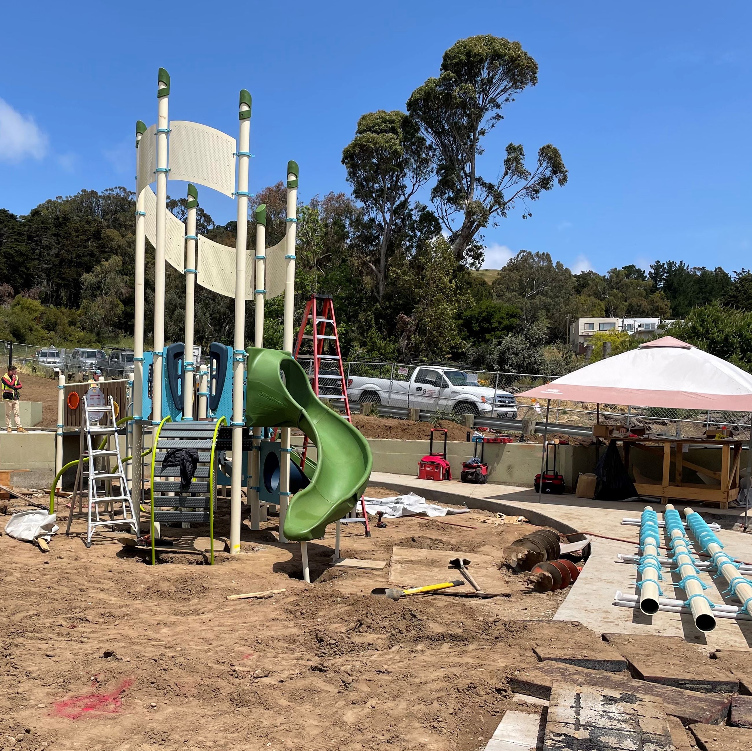 Herz construction May 2023 - playground structure being installed
