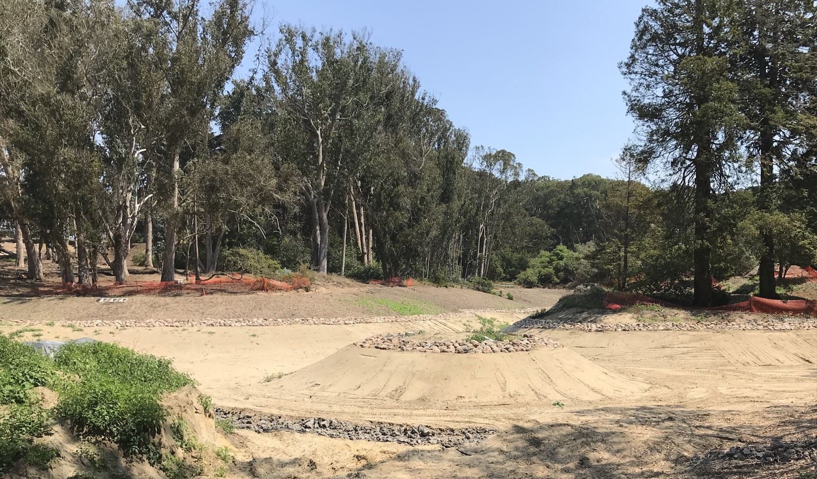 Middle Lake - construction 2023 - contouring islands