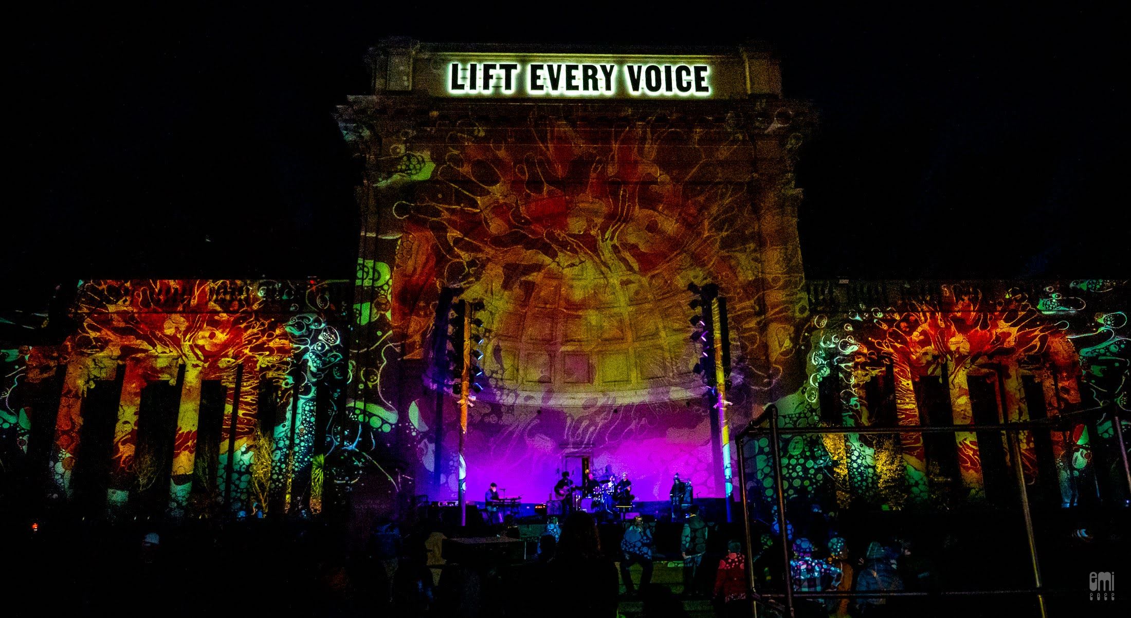 20221207-Illuminate-presents-the-2nd-Annual-GGP-Bandshell-Howl-Lebo-and-his-friends-Mad-Alchemy-Gold